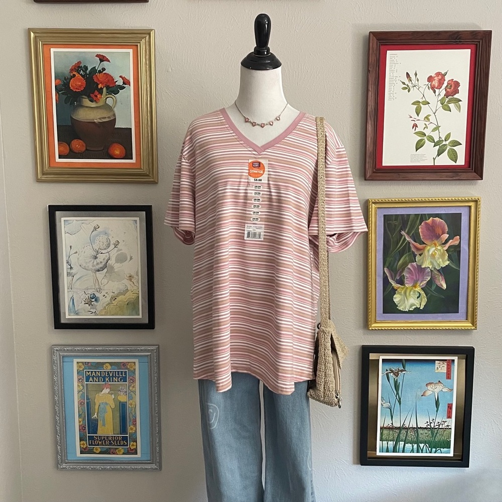 Vintage NWT Casual V-Neck Striped Top - Pink
